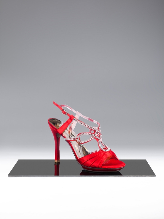 kırmızı taşlı ince topuk ayakkabı modelleri