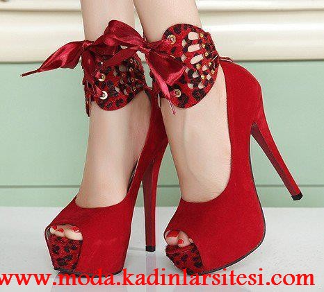 kırmızı bilekli ayakkabı modeli