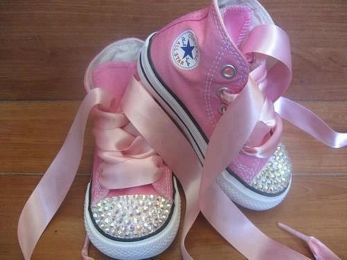 pembe converse modeli