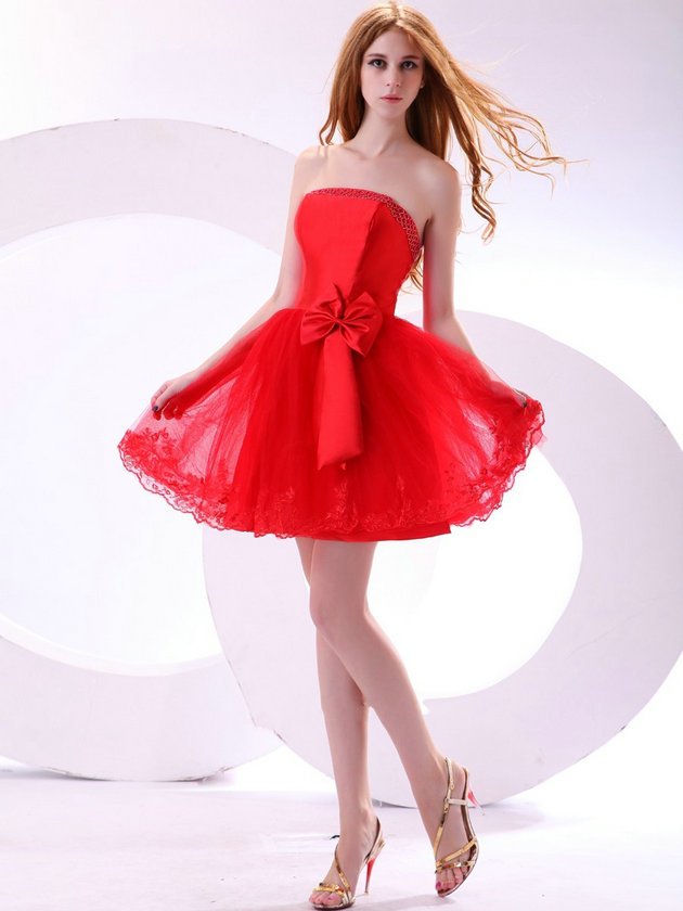kırmızı straplez gece elbise modeli